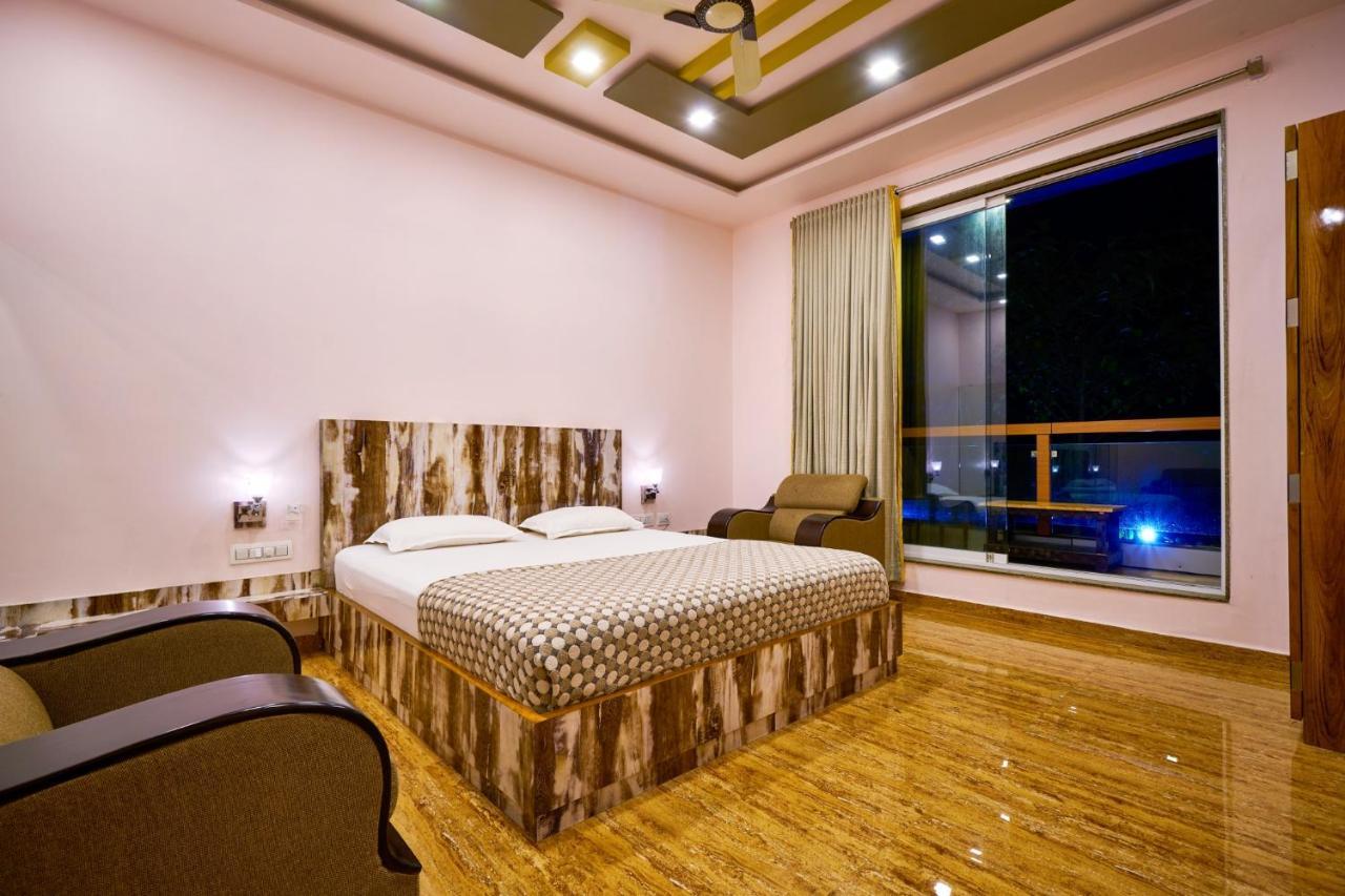 Hotel Saptarang Residency Panhāla Exterior foto