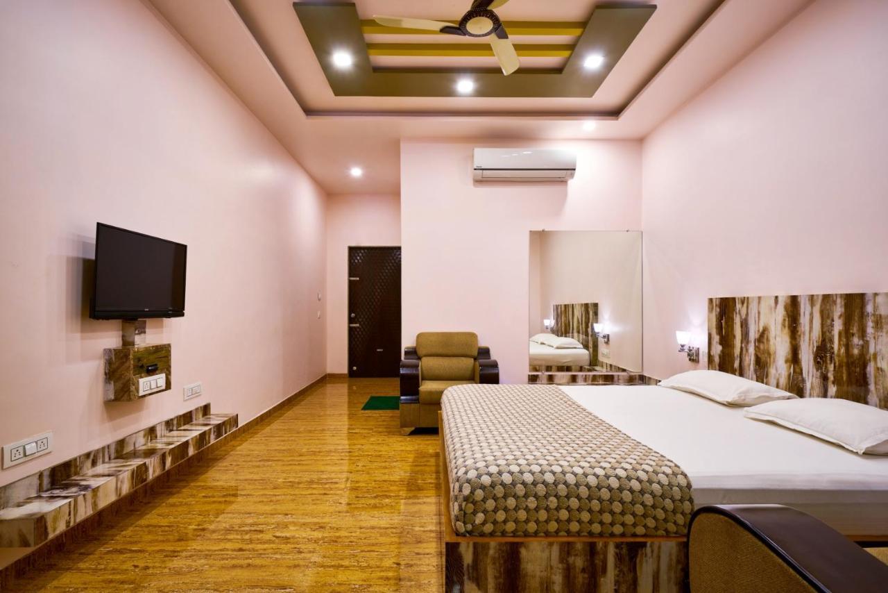 Hotel Saptarang Residency Panhāla Exterior foto